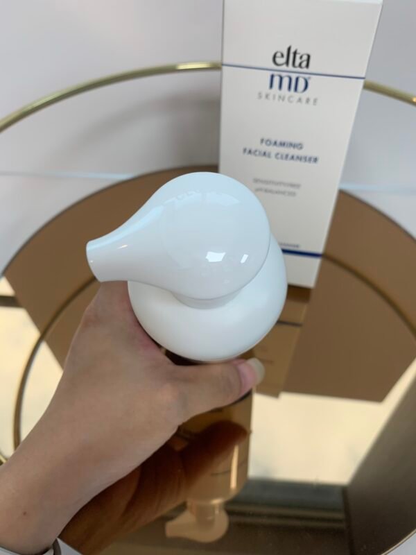 Elta MD 7 Fl .Oz 207ml Moisturizer Facial Kit with Daily Foaming Facial Cleanser, Gentle for Sensitive Skin